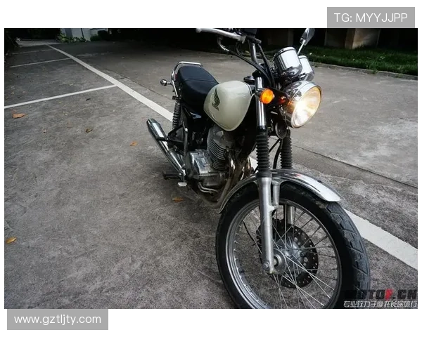 2007款 本田 复古街车CB400SS 电启动 棍王(视频+高清)